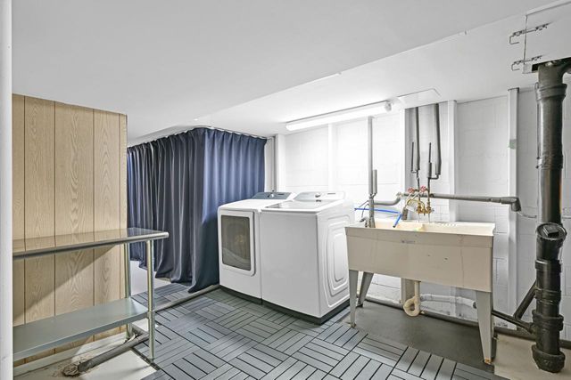 641 W Fairy Chasm ROAD, Bayside, WI 53217