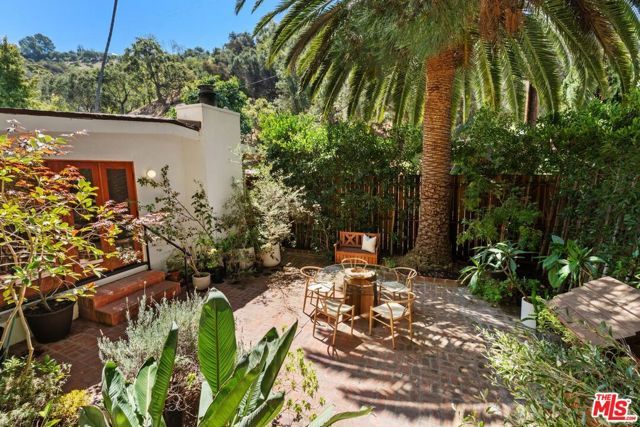 9667 Yoakum Drive, Los Angeles, CA 90210