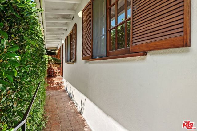9667 Yoakum Drive, Los Angeles, CA 90210