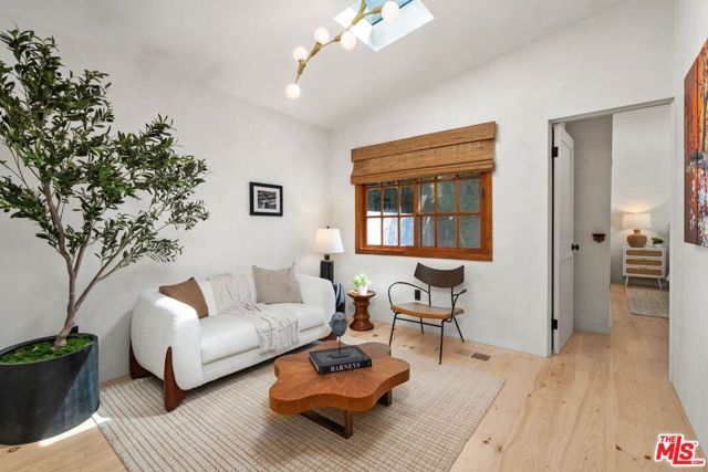 9667 Yoakum Drive, Los Angeles, CA 90210