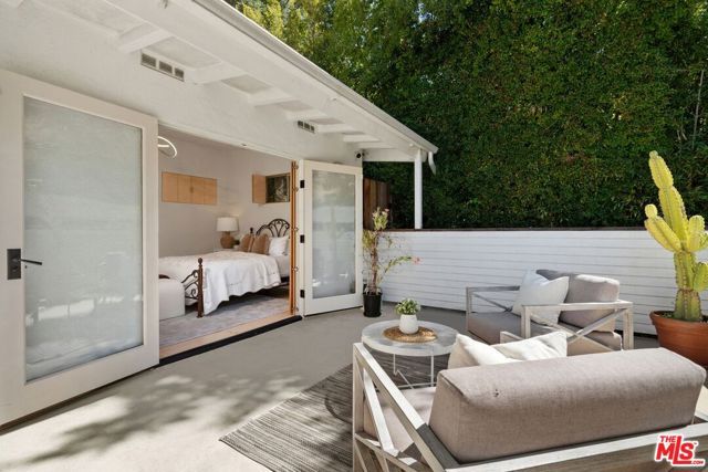 9667 Yoakum Drive, Los Angeles, CA 90210