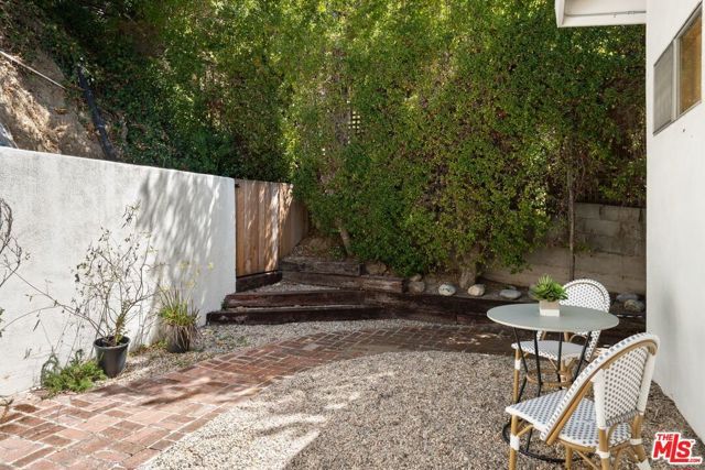 9667 Yoakum Drive, Los Angeles, CA 90210