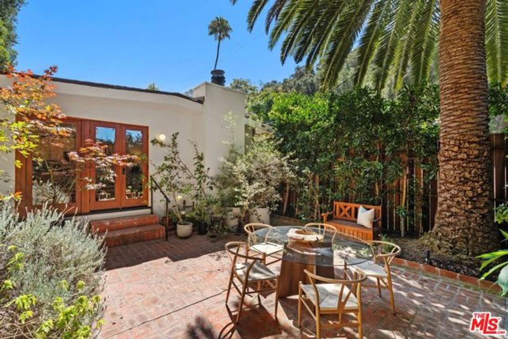 9667 Yoakum Drive, Los Angeles, CA 90210