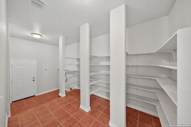 25119 Royal Land, San Antonio, TX 78255