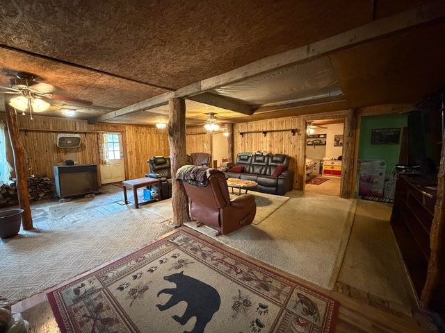 262 Hiwassee Rd, Crossville, TN 38572