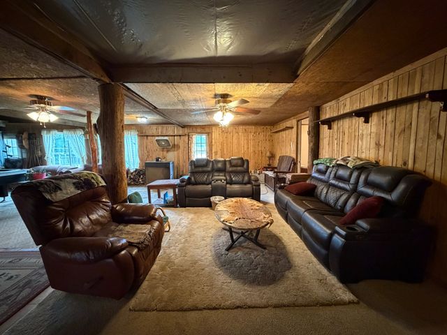 262 Hiwassee Rd, Crossville, TN 38572