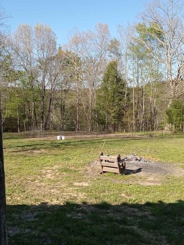 262 Hiwassee Rd, Crossville, TN 38572