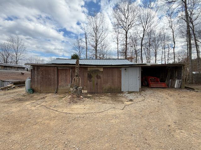 262 Hiwassee Rd, Crossville, TN 38572