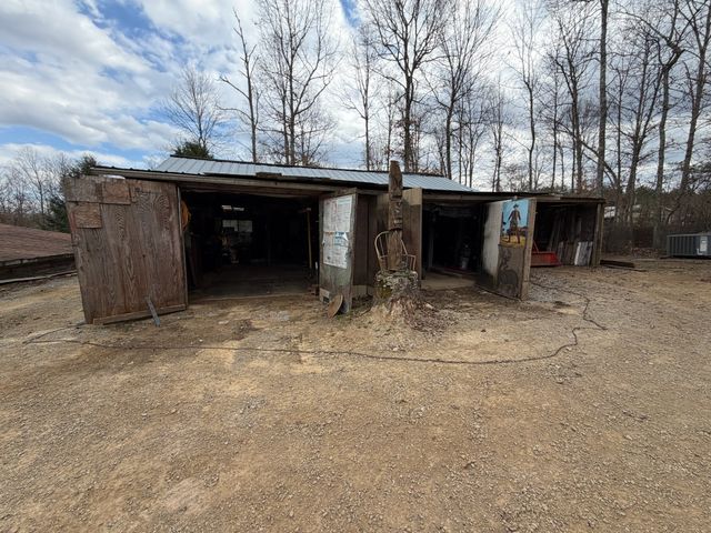 262 Hiwassee Rd, Crossville, TN 38572