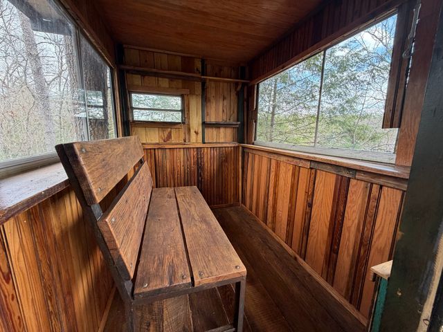 262 Hiwassee Rd, Crossville, TN 38572