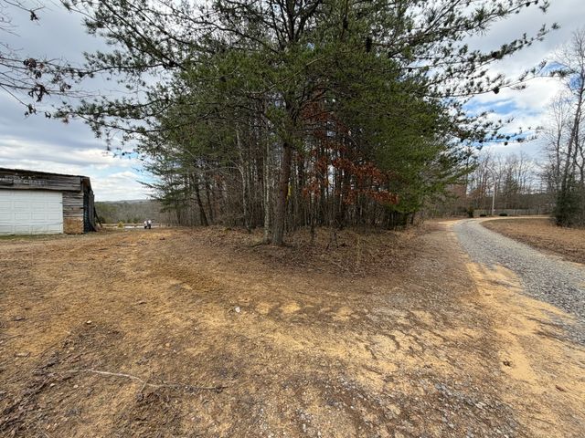 262 Hiwassee Rd, Crossville, TN 38572