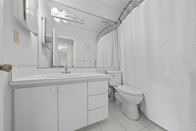 7829 Miller Dr B205, Miami, FL 33155