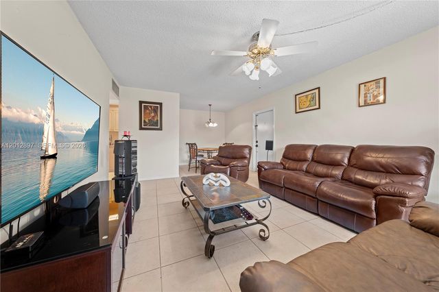 7829 Miller Dr B205, Miami, FL 33155