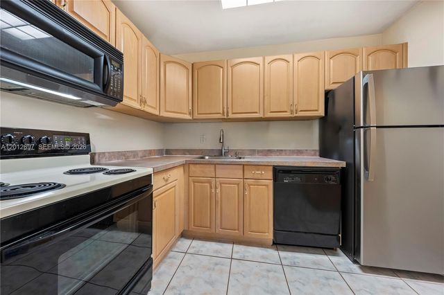 7829 Miller Dr B205, Miami, FL 33155