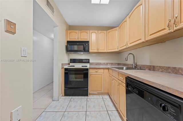 7829 Miller Dr B205, Miami, FL 33155