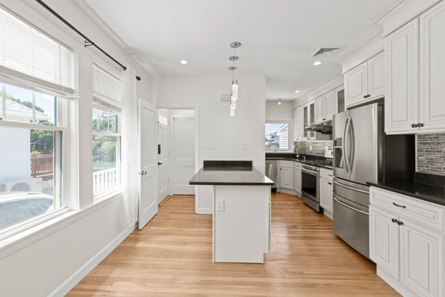 334 Sea St, Quincy, MA 02169