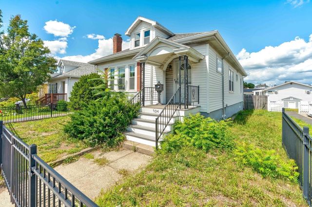 334 Sea St, Quincy, MA 02169