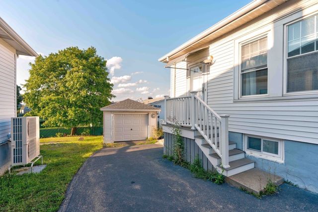 334 Sea St, Quincy, MA 02169