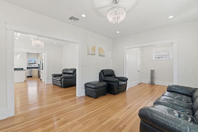 334 Sea St, Quincy, MA 02169