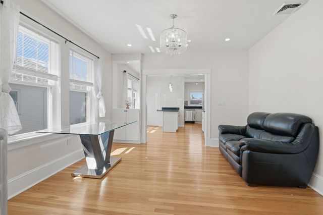 334 Sea St, Quincy, MA 02169