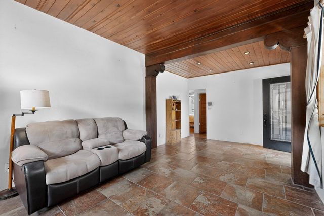 2115 Hollywood Avenue NW, Albuquerque, NM 87104