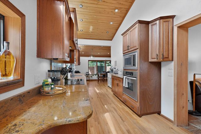 2115 Hollywood Avenue NW, Albuquerque, NM 87104