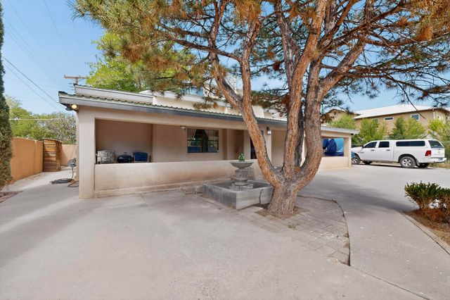 2115 Hollywood Avenue NW, Albuquerque, NM 87104