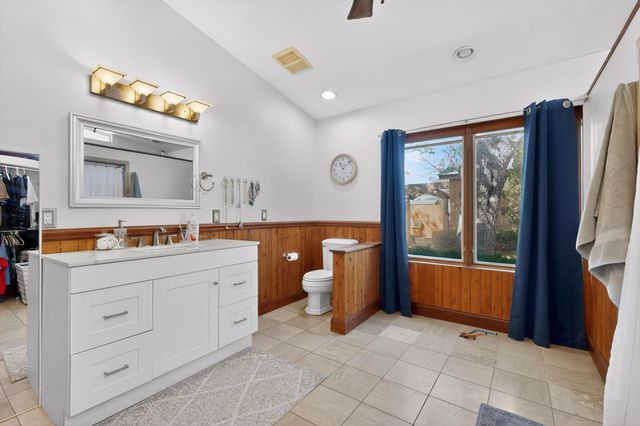 2115 Hollywood Avenue NW, Albuquerque, NM 87104