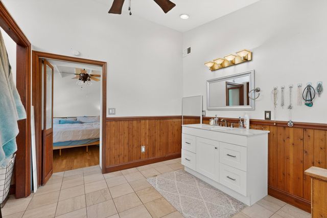 2115 Hollywood Avenue NW, Albuquerque, NM 87104