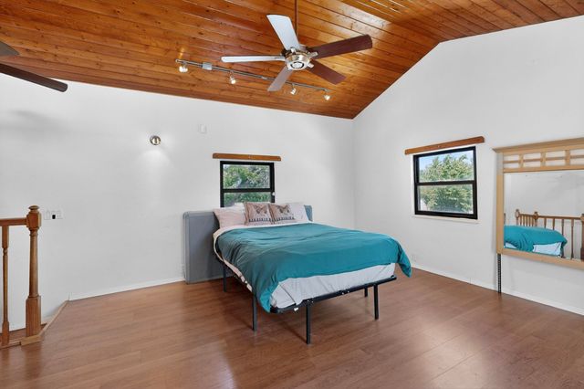 2115 Hollywood Avenue NW, Albuquerque, NM 87104