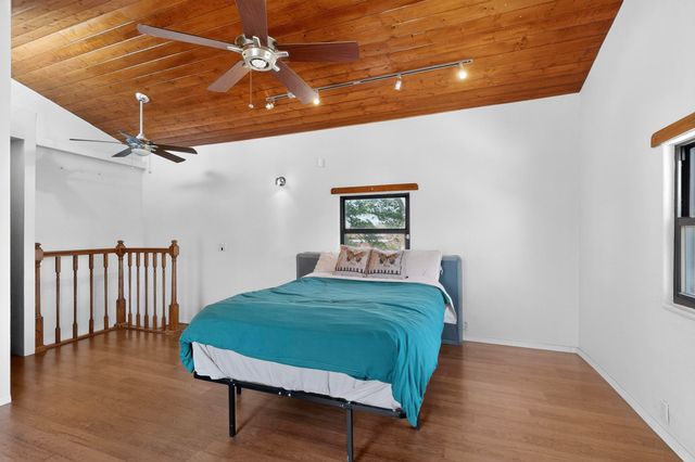 2115 Hollywood Avenue NW, Albuquerque, NM 87104