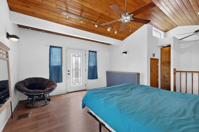 2115 Hollywood Avenue NW, Albuquerque, NM 87104