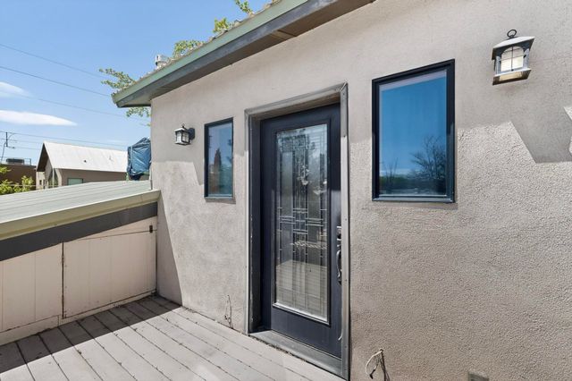 2115 Hollywood Avenue NW, Albuquerque, NM 87104