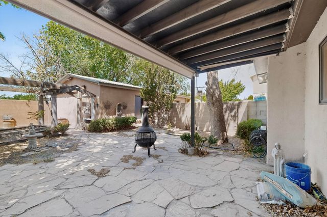 2115 Hollywood Avenue NW, Albuquerque, NM 87104