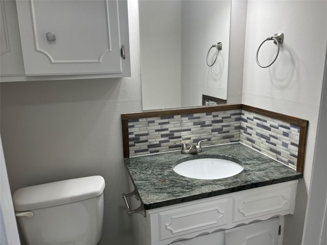 2424 W Houston Street, Sherman, TX 75092