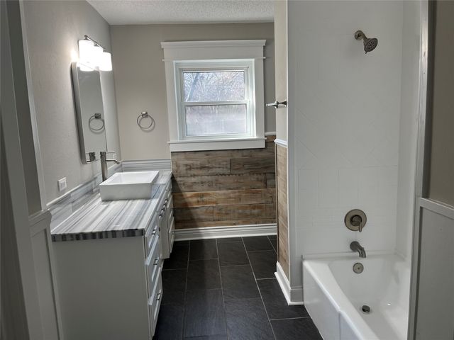 2424 W Houston Street, Sherman, TX 75092