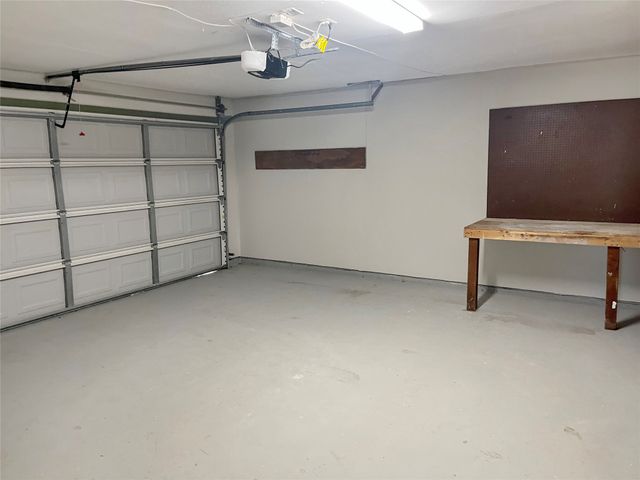 2424 W Houston Street, Sherman, TX 75092