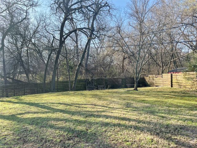 2424 W Houston Street, Sherman, TX 75092