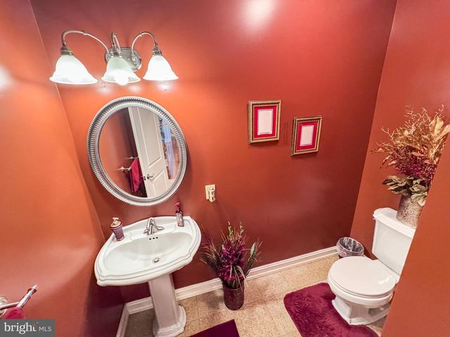 171 MANHASSET DR, Port Matilda, PA 16870