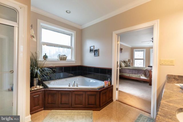 171 MANHASSET DR, Port Matilda, PA 16870