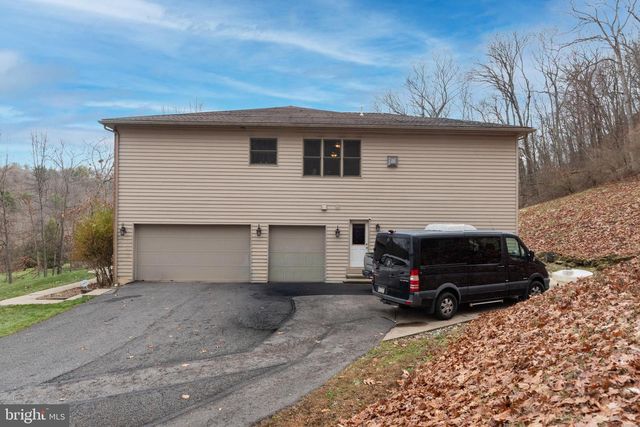 171 MANHASSET DR, Port Matilda, PA 16870