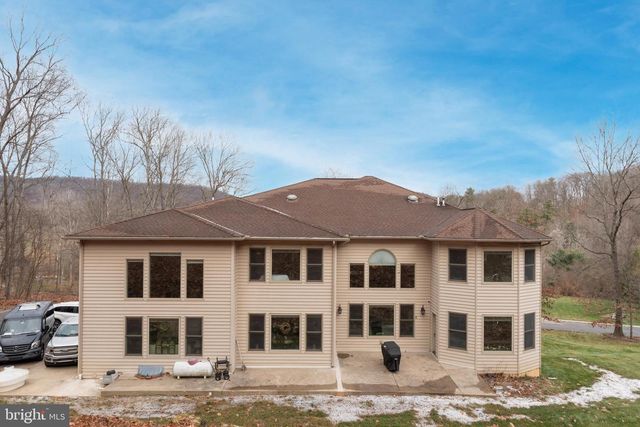 171 MANHASSET DR, Port Matilda, PA 16870