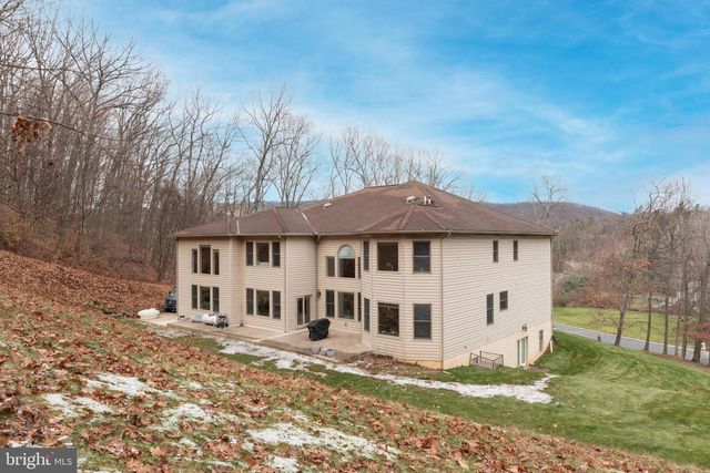 171 MANHASSET DR, Port Matilda, PA 16870