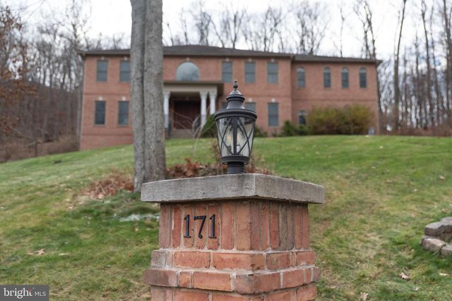 171 MANHASSET DR, Port Matilda, PA 16870