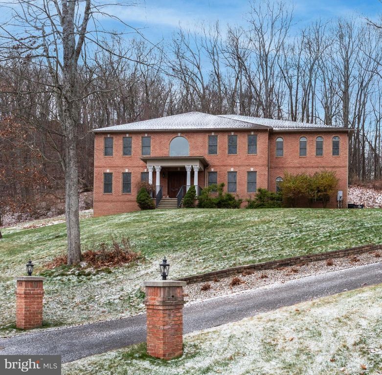 171 MANHASSET DR, Port Matilda, PA 16870