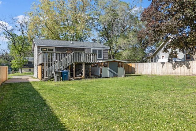 518 Maxwelton Drive, Des Moines, IA 50315