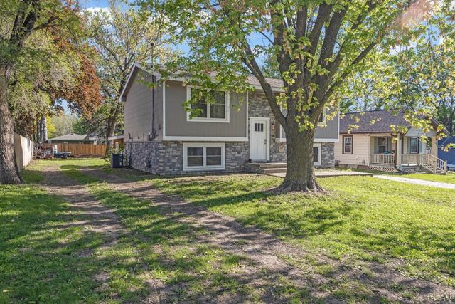 518 Maxwelton Drive, Des Moines, IA 50315