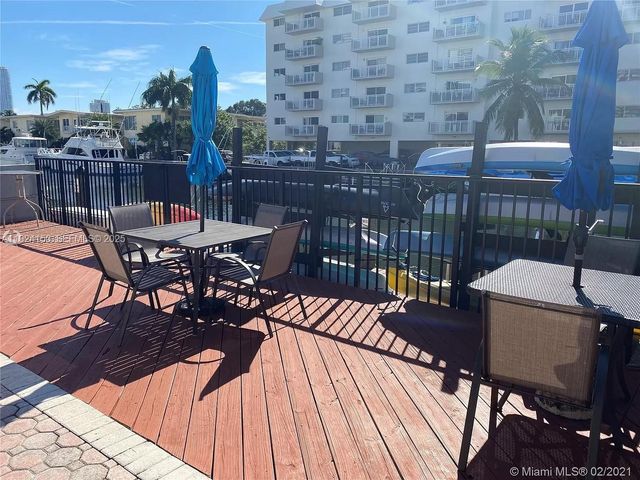 3642 NE 171st St 203, North Miami Beach, FL 33160