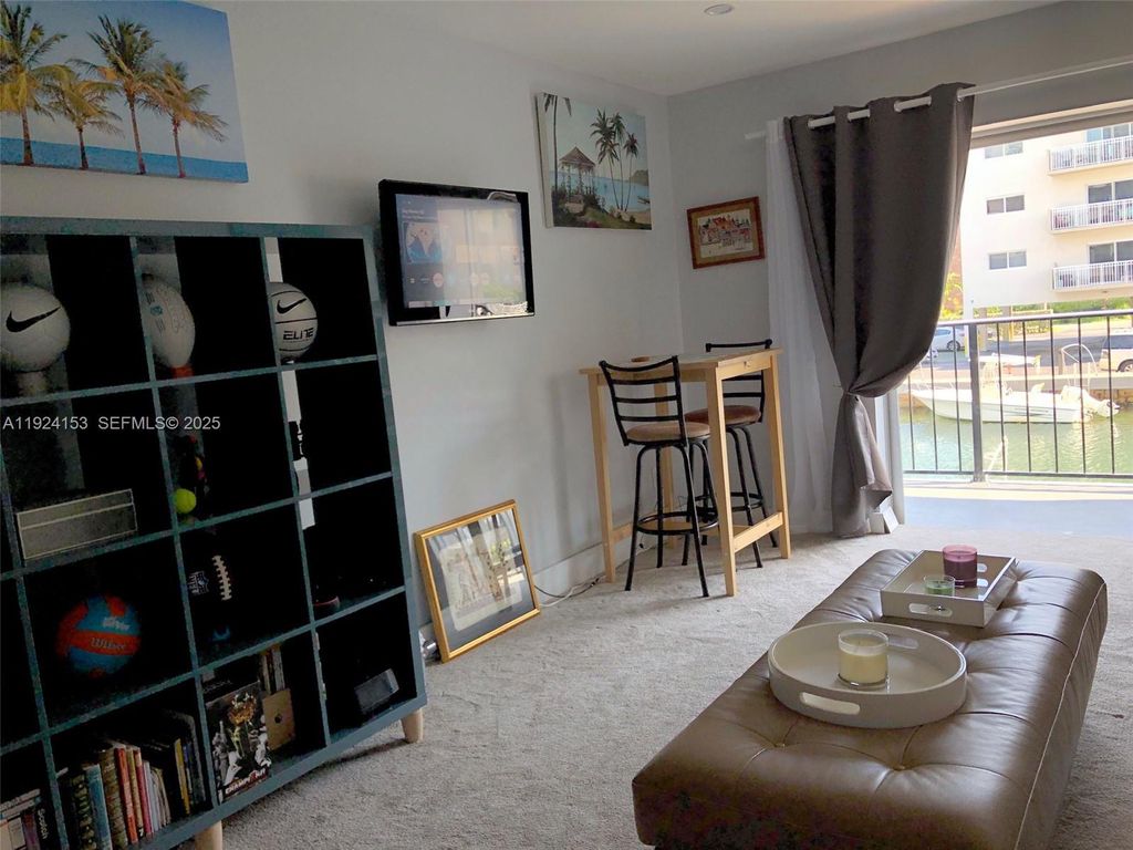 3642 NE 171st St 203, North Miami Beach, FL 33160