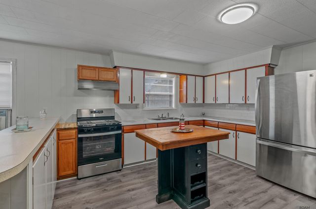 53580 Ware St, White Castle, LA 70788